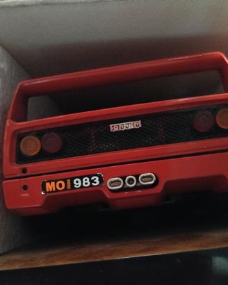modello Ferrari F40 su base in radica del 1987 