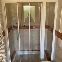 Ante scorrevoli per doccia