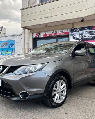 NISSAN Qashqai 1.5 dCi Acenta Premium GANCIO TRAIN