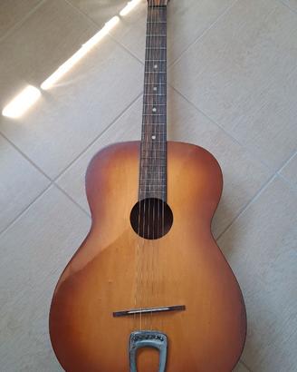 Chitarra acustica stile vintage