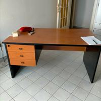 Scrivania ufficio