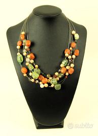 Collana in pietre naturali e oro.