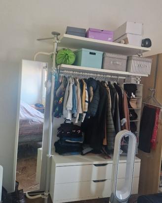 Cassettiera con asta appendiabiti e e ripiani ikea