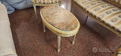Tavolino rotondo in stile classico