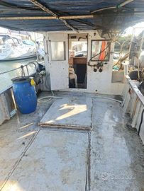 Barca con licenza in vetroresina