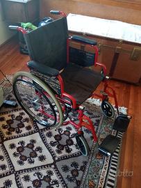 Sedia a rotelle pieghevole