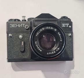 Macchina fotografica reflex zenit