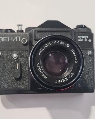 Macchina fotografica reflex zenit