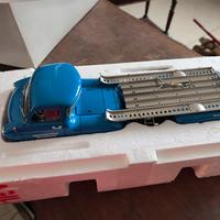 CMC Renntransporter Mercedes 1:18