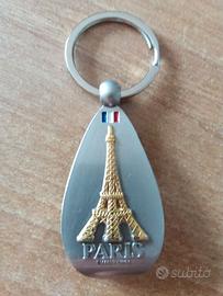 portachiavi argentato tour eiffel cavatappi €1