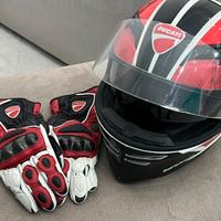 Casco e guanti Ducati Corse