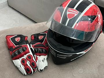 Casco e guanti Ducati Corse