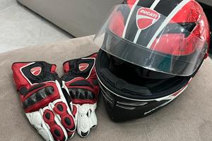 Casco e guanti Ducati Corse