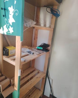 scaffale in legno 