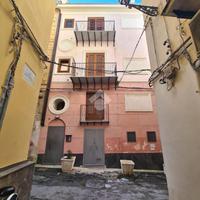 3 LOCALI A PALERMO