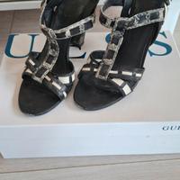 Sandali Guess con tacco