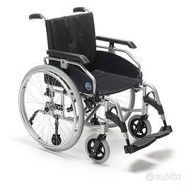 Carrozzina pieghevole / "sedia a rotelle" NUOVA