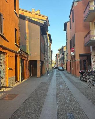 Attività / Licenza di 100 m² con 3 locali a Bologn