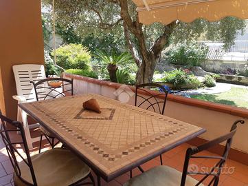 VILLA A SCHIERA A NOCERA INFERIORE