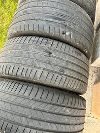 Gomme estive doppia misura 225/40/19 / 255/35/19