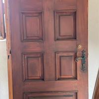Porta d’ingresso in legno massiccio