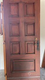 Porta d’ingresso in legno massiccio