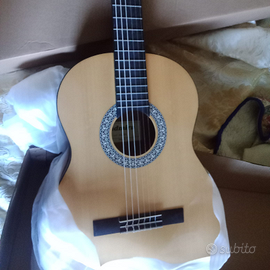 Chitarra classica nuova