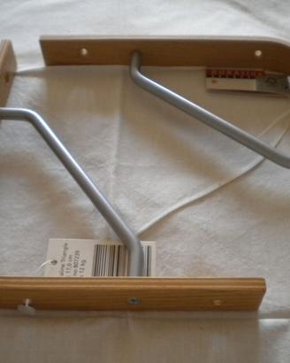 5 STAFFE: 2 IN LEGNO+2 IN METALLO+1 A RIBALTA