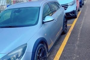 Opel insegna sports tourer auto