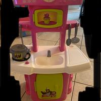 Cucina giocattolo carina