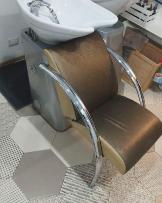 Poltrone, una con lavandino lavatesta