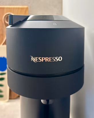 Macchina Nespresso VERTUO Next Premium nera