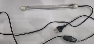 Luce led Aquael per acquario terrario pludario