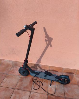 monopattino Xiaomi m365