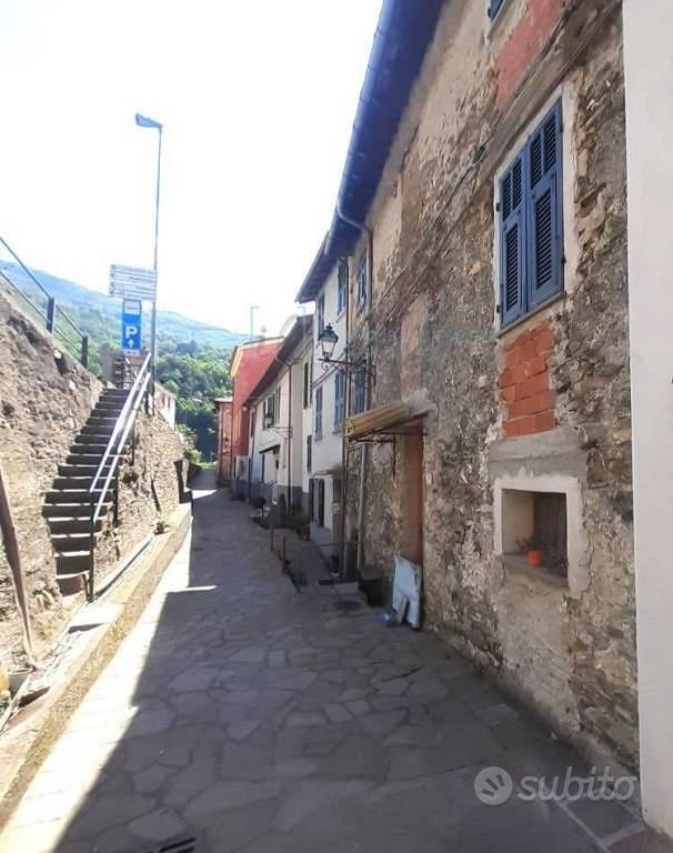 Rustico / Casale di 230 m² con più di 5 locali a P - Vista 3