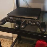 PS4 CON 2 COTROLLER E 3 GIOCHI