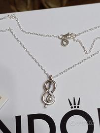 Set collana e orecchini infinito Pandora con perla