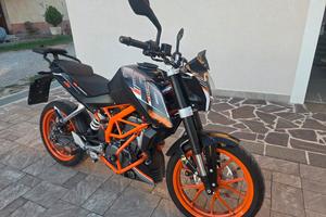 KTM Duke 390 2014 - 9300km - + accessori