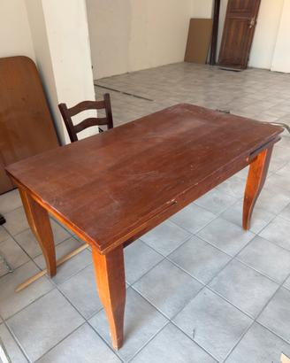 Tavolo in legno