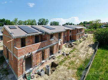 VILLA A SCHIERA A GUASTALLA