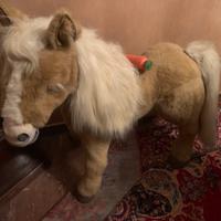 Cavallo in peluche rigido