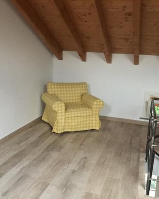 🛋️ Poltrona IKEA EKTORP con fodera gialla a quadri