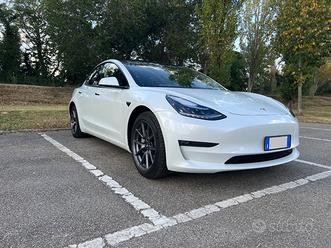 Tesla Model 3 AWD Long range 2021