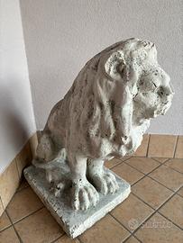 Leone in Pietra antico