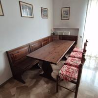 panca e tavolo in legno