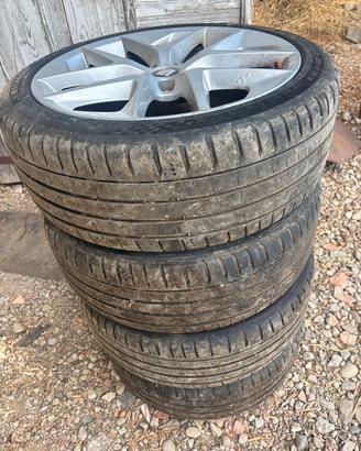 Set di 4 gomme michelin con cerchioni