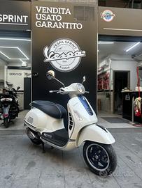 Piaggio Vespa 300 GTS yachting stato
