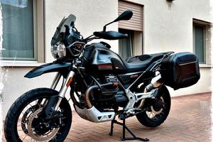 Guzzi V85TT Nero Etna 03/2022 (euro 5)