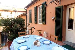 Bilocale indipendente con terrazza a Montecatini