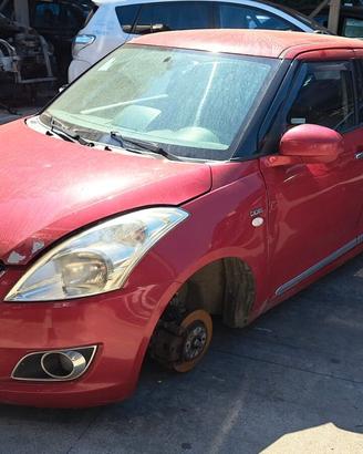 SUZUKI SWIFT 2012 SOLO PER RICAMBI
